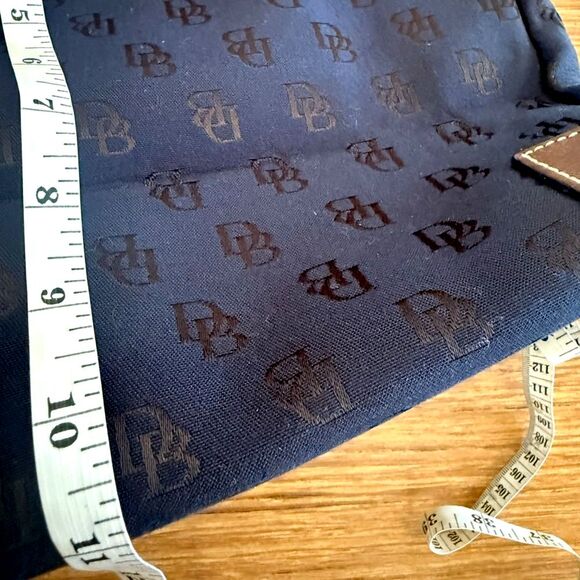 Dooney & Bourke - Navy & Brown Large Tote Bag, Pouch, license holder, keychain - Picture 12 of 13